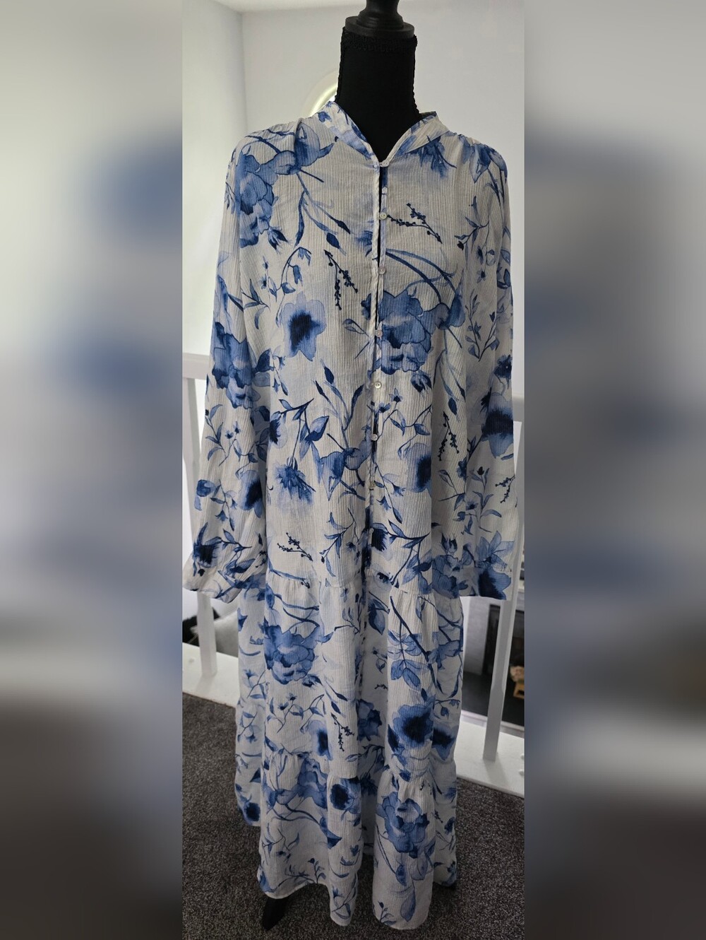 H&M White and Blue Floral Button-Front Dress